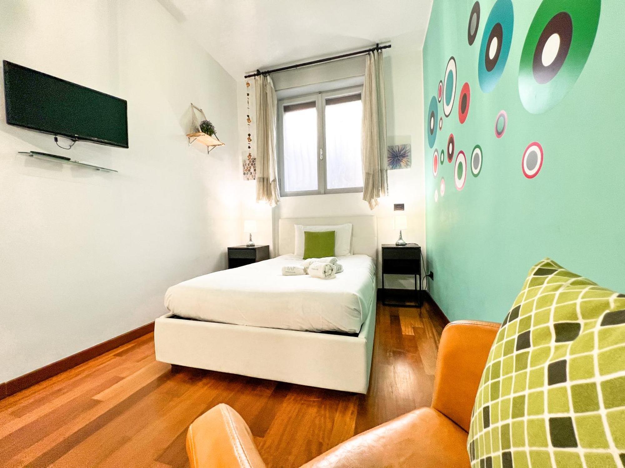Unique House - 3 Bedrooms & 2 Bathrooms With 4 Beds - 100 Meters To The Metro A Рим Экстерьер фото